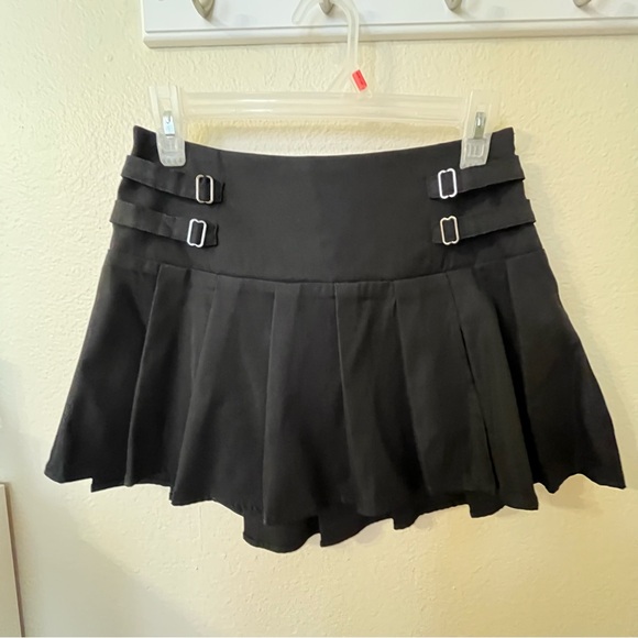 Princess Polly Black Mini Skater Skirt - Picture 1 of 2